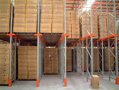 Heavy Duty Shelf Rack Drive In Pallet Racking System For Certificated Hanger Storage